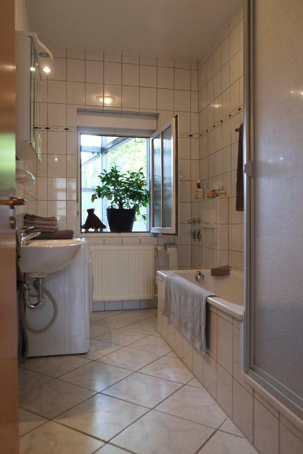 Ferienwohnung Mit Terasse Oberhausen (North Rhine-Westphalia) Exterior foto